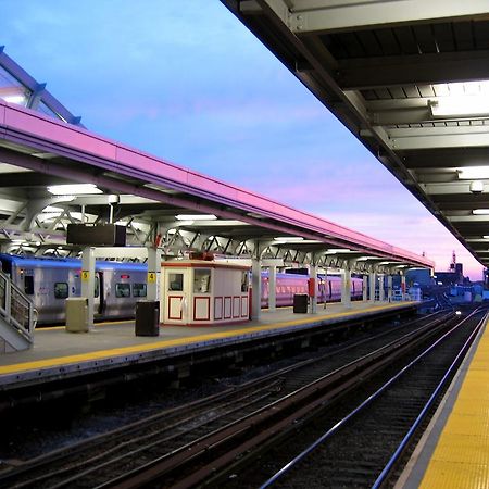 Howard Johnson By Wyndham Jamaica Ny Near Airtrain Jfk นิวยอร์ก ภายนอก รูปภาพ