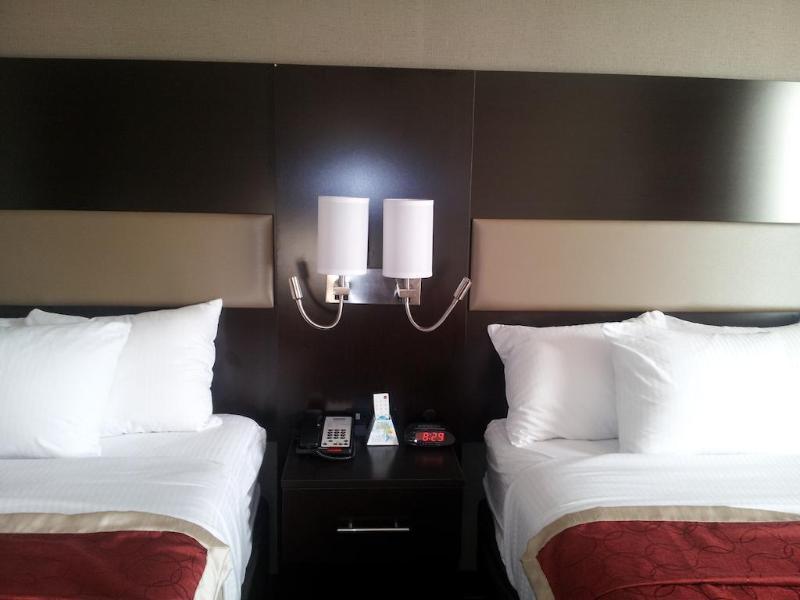 Howard Johnson By Wyndham Jamaica Ny Near Airtrain Jfk นิวยอร์ก ภายนอก รูปภาพ