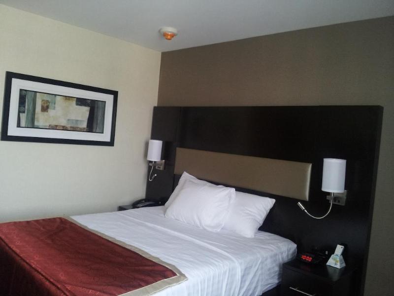 Howard Johnson By Wyndham Jamaica Ny Near Airtrain Jfk นิวยอร์ก ภายนอก รูปภาพ