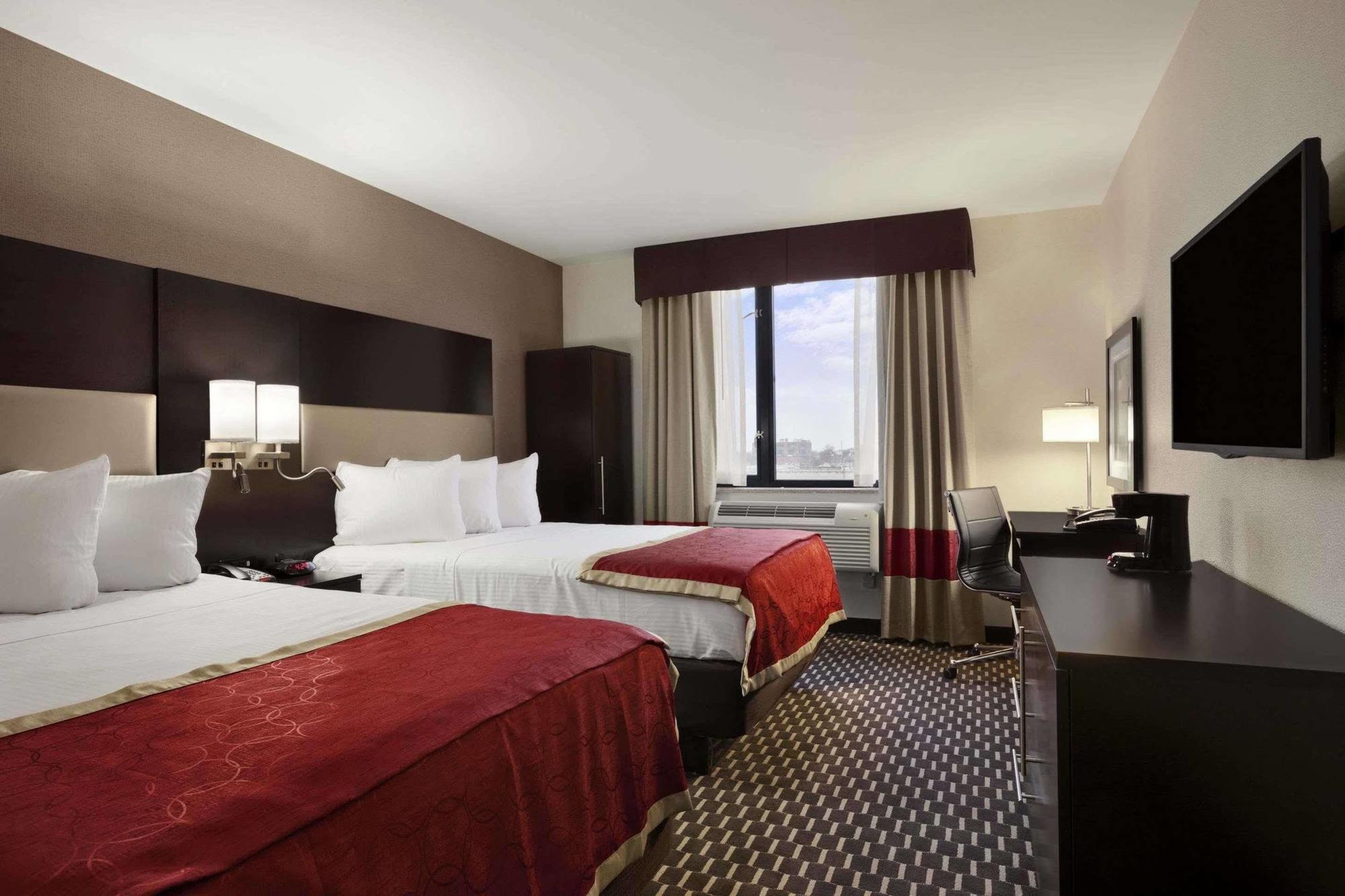 Howard Johnson By Wyndham Jamaica Ny Near Airtrain Jfk นิวยอร์ก ภายนอก รูปภาพ