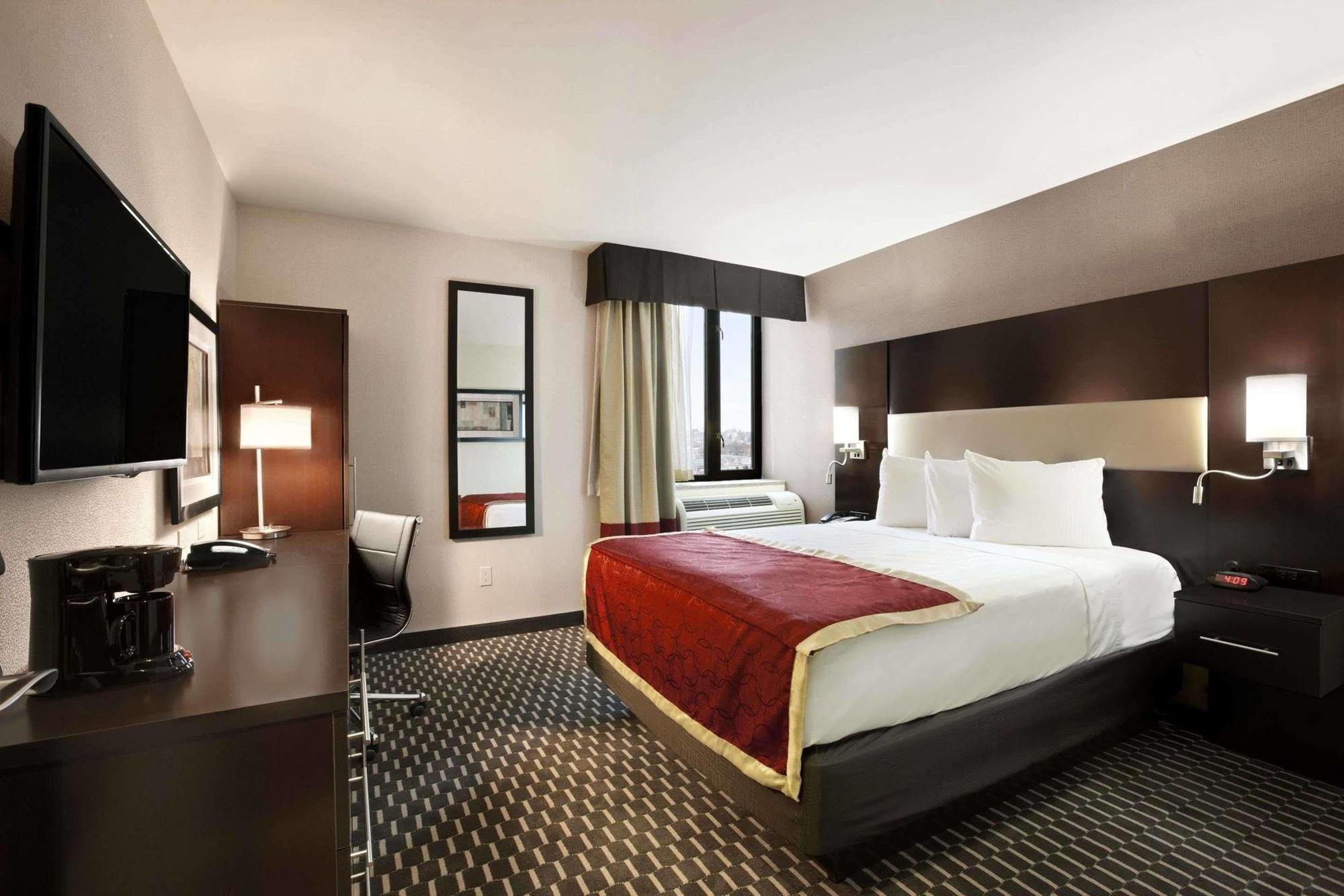 Howard Johnson By Wyndham Jamaica Ny Near Airtrain Jfk นิวยอร์ก ภายนอก รูปภาพ